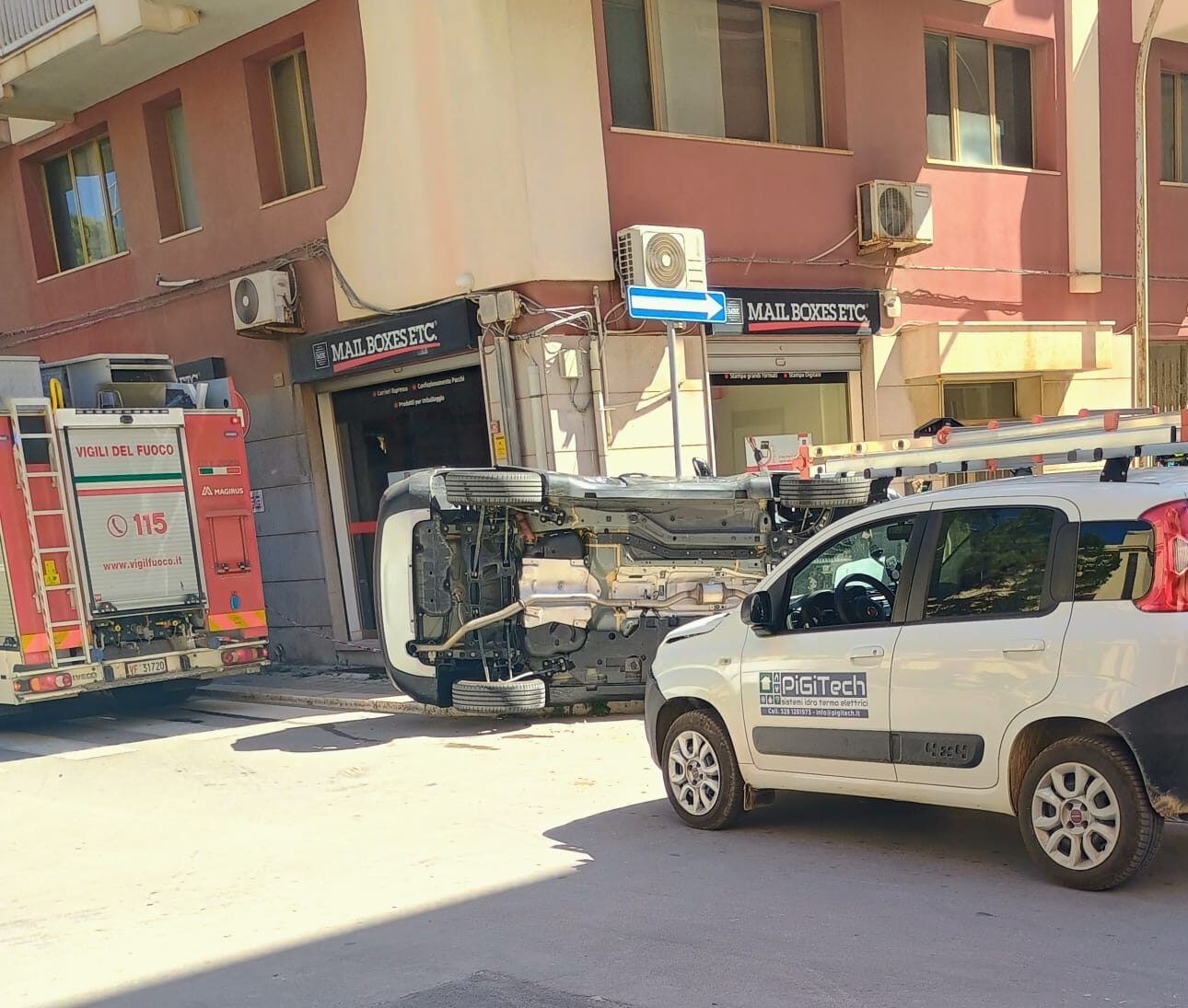 Marsala: incidente tra due auto in centro, si ribalta una Jeep