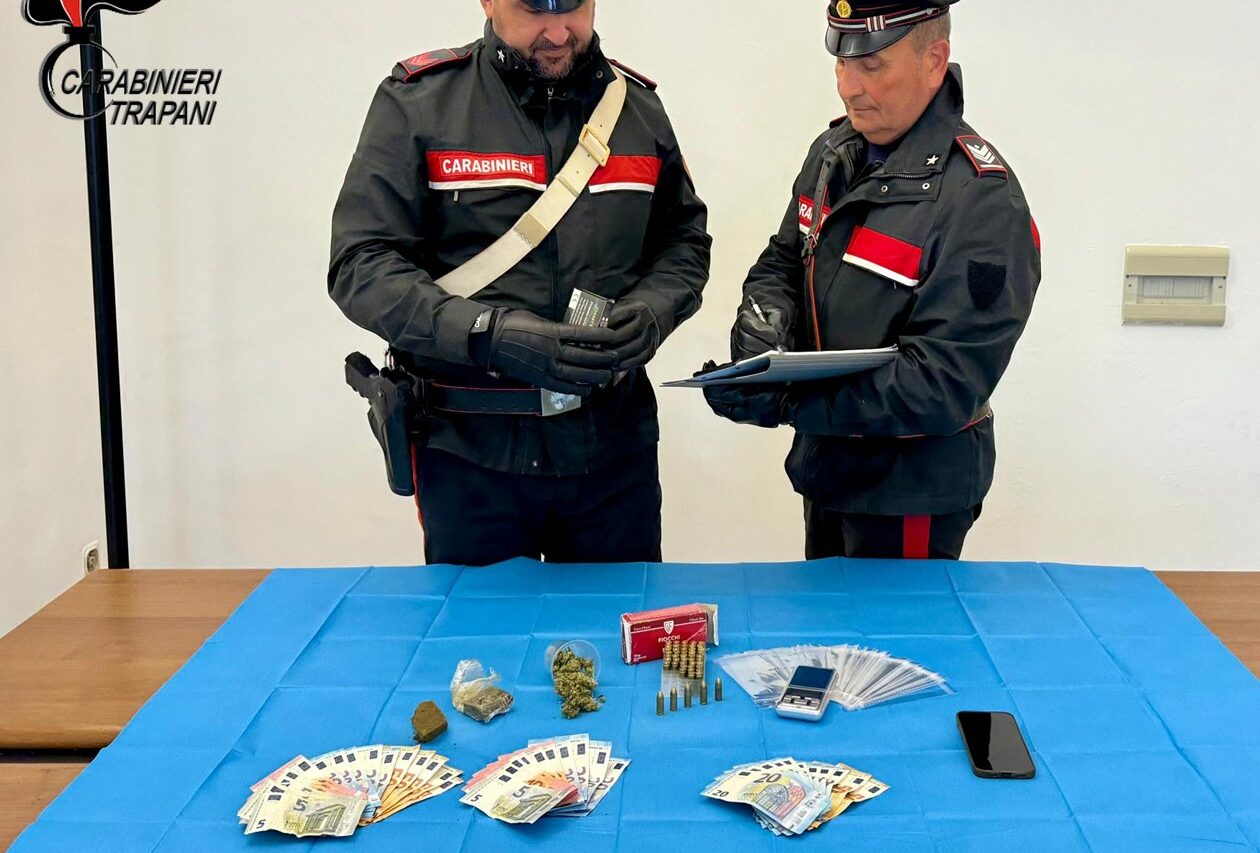 Marsala: spacciava droga e teneva in casa proiettili, arrestato 24enne