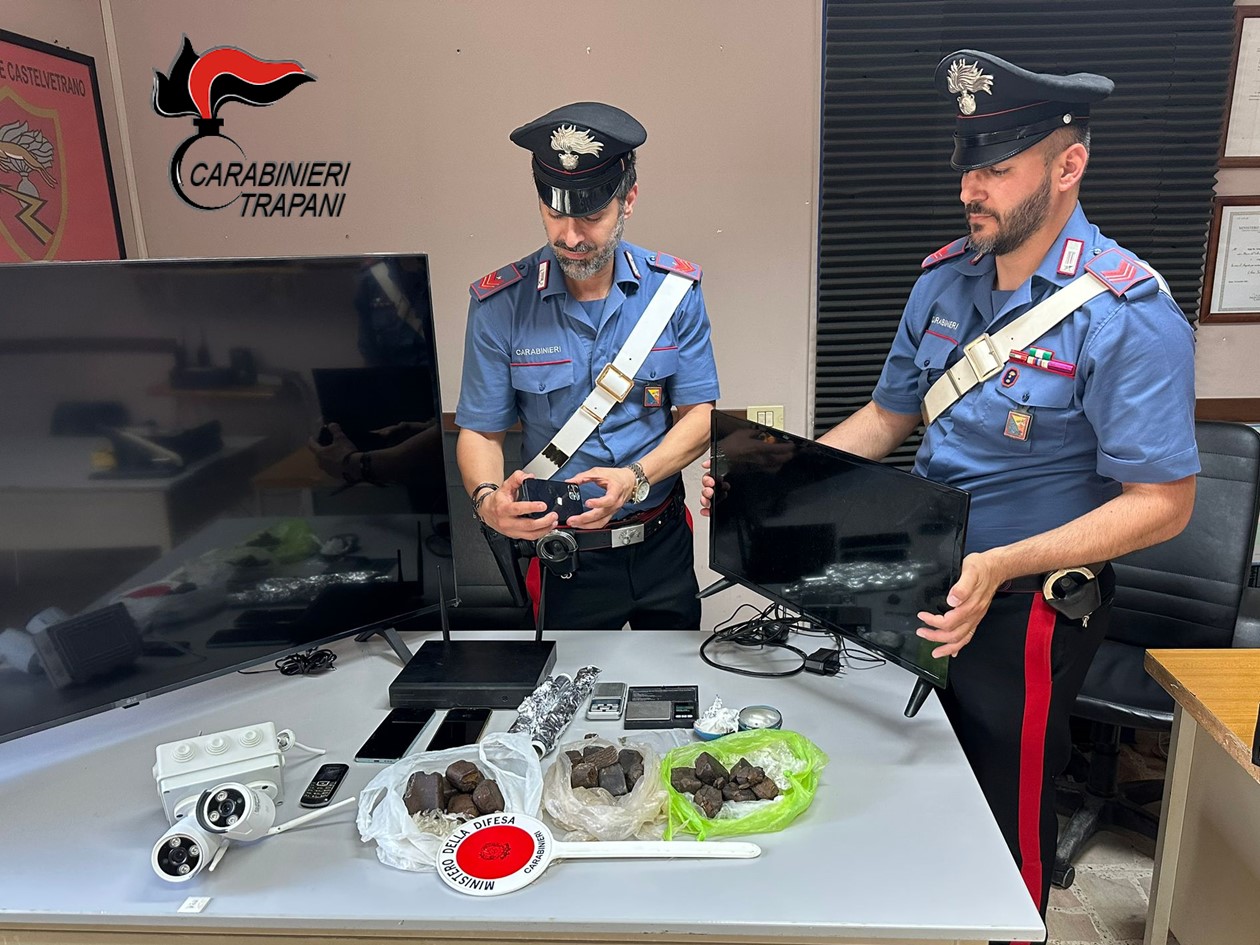 “Spaccio in famiglia”, a Castelvetrano arrestati padre e figlio