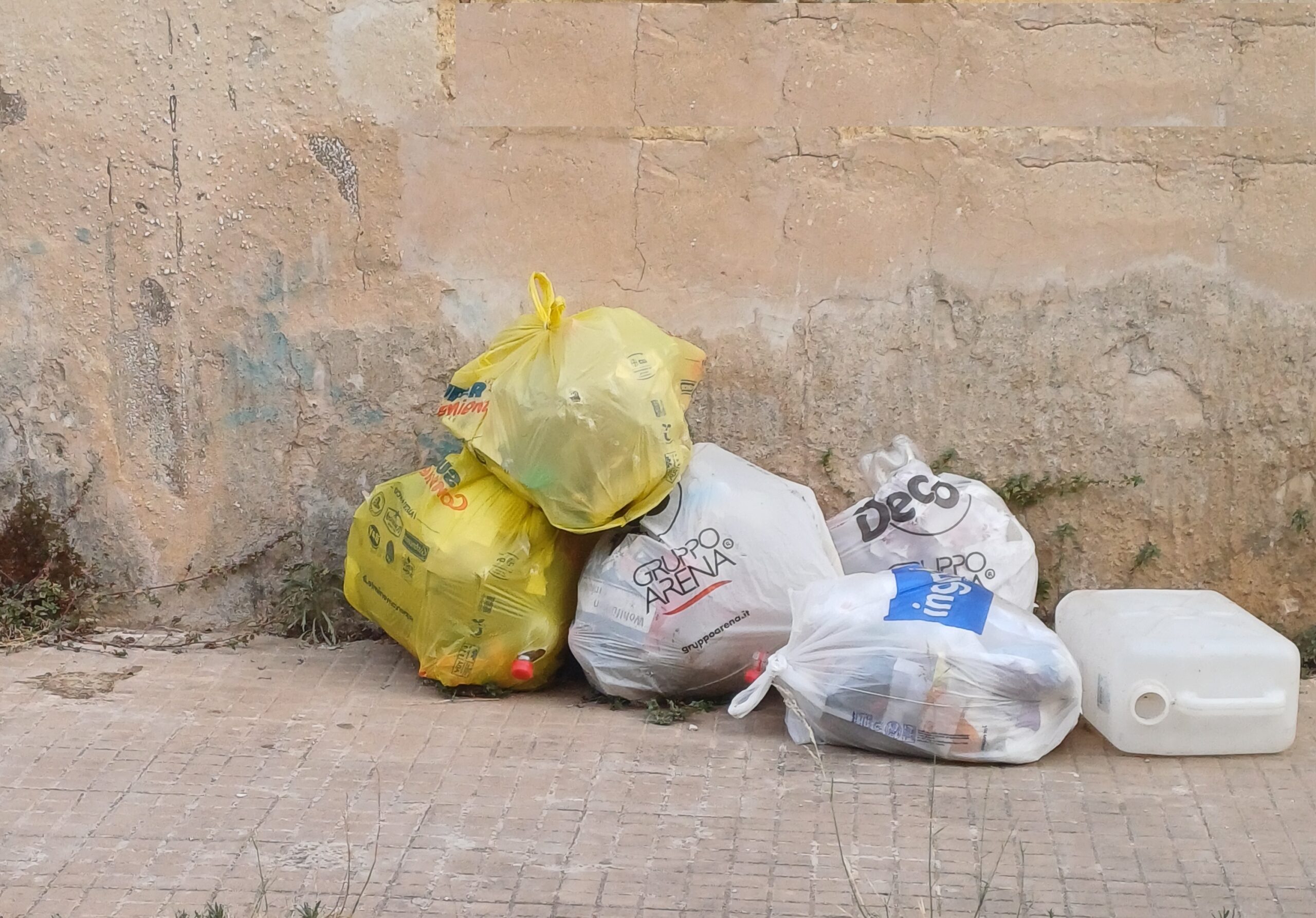 Abbandono dei rifiuti: nuove denunce e sanzioni a Erice