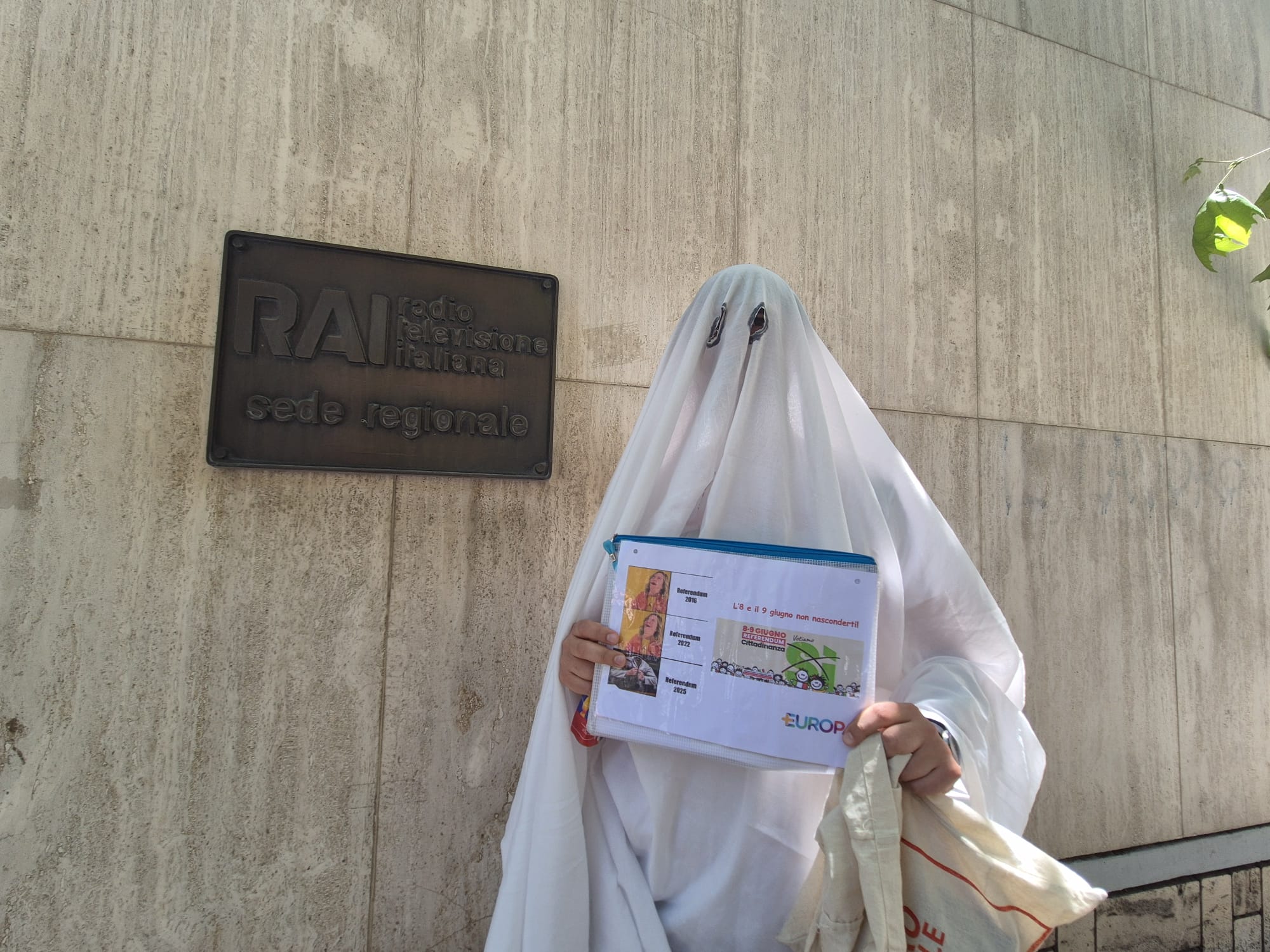 PD e Cgil protestano davanti la sede Rai siciliana: “Oscuramento dei referendum dell’8 e 9 giugno”