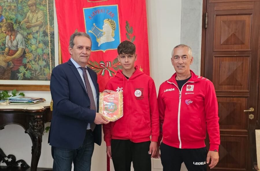 Il campione di Karate Di Benedetto ricevuto dal sindaco di Marsala