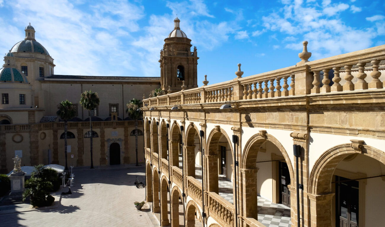 In Piazza della Repubblica disco orario per agevolare le scuole mazaresi