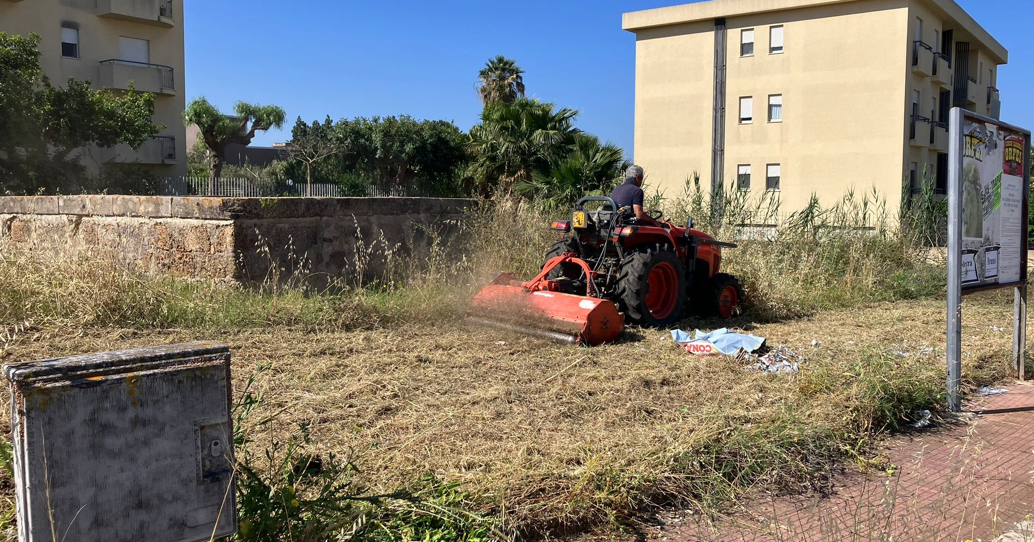 A Paceco pulizia delle strade e delle aiuole dei centri abitati
