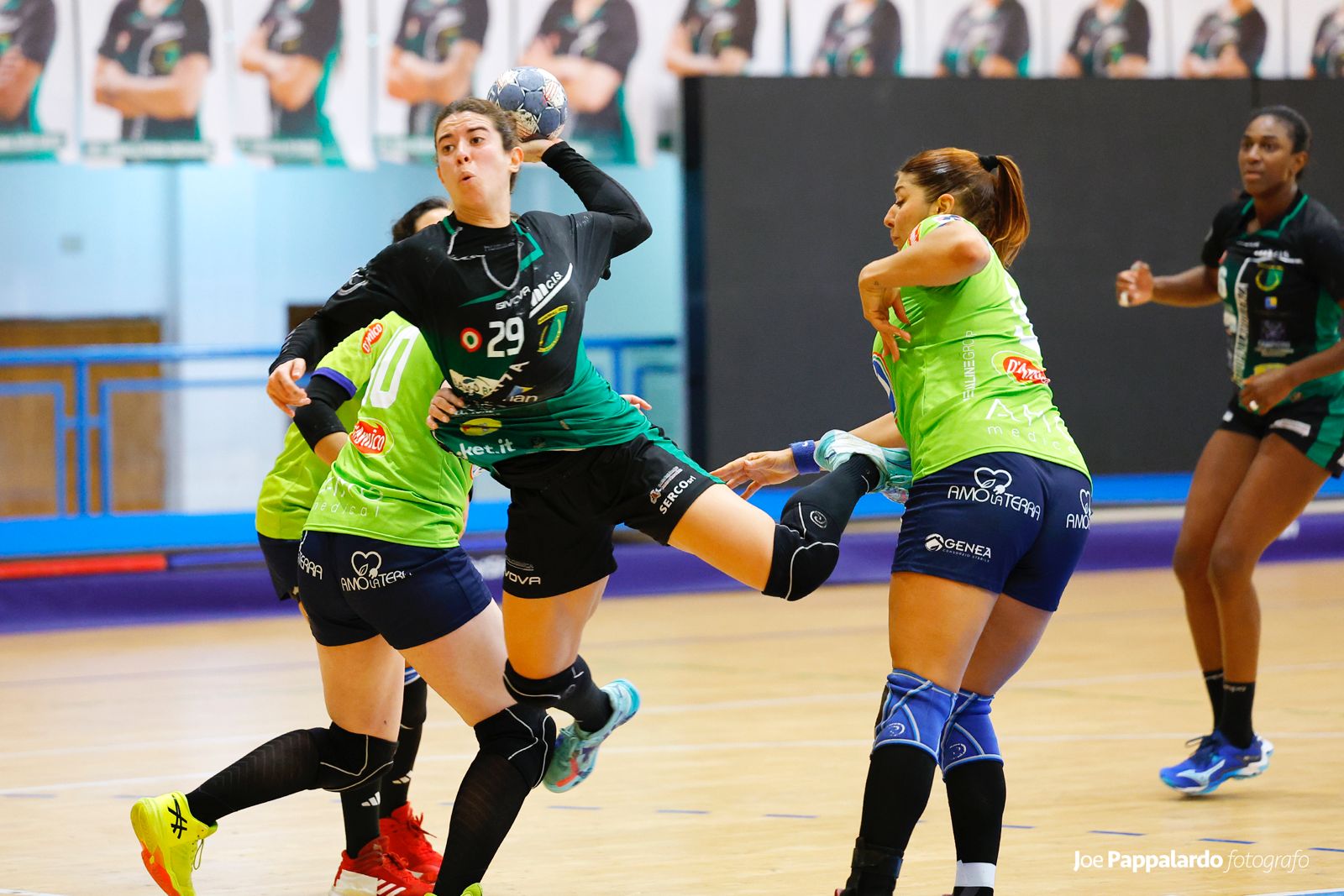 Finale scudetto di pallamano: in gara 1 Erice soffre, ma raggiunge il pareggio