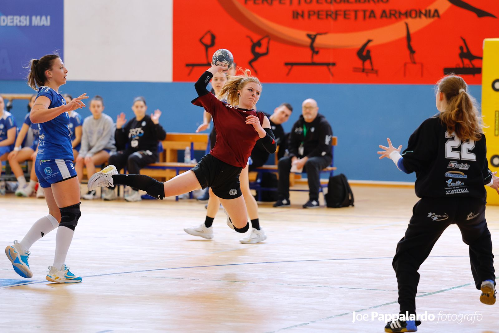 Handball Trapani-Mestrino 20-28, sfuma in finale il sogno A1 delle trapanesi