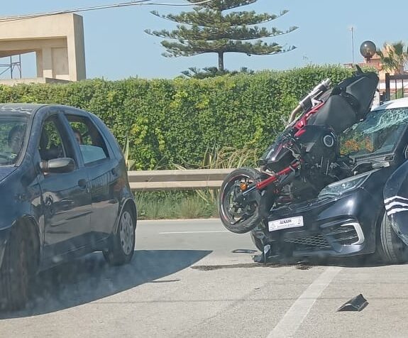 Marsala, incidente tra minicar e moto nei pressi dello Sbocco