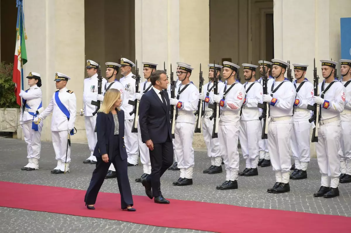 Meloni “Con la Francia lavoriamo per un’Europa più sovrana e prospera”