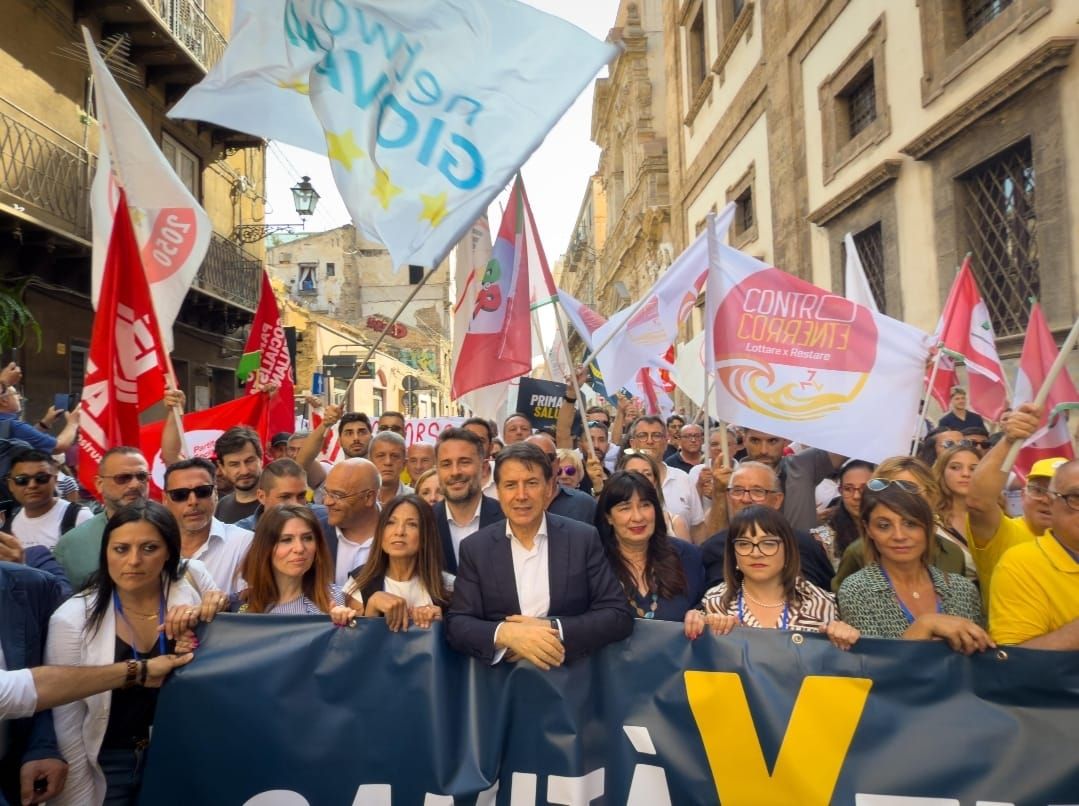 Conte guida a Palermo corteo sulla sanità “Stop a sprechi e malaffare in Sicilia”