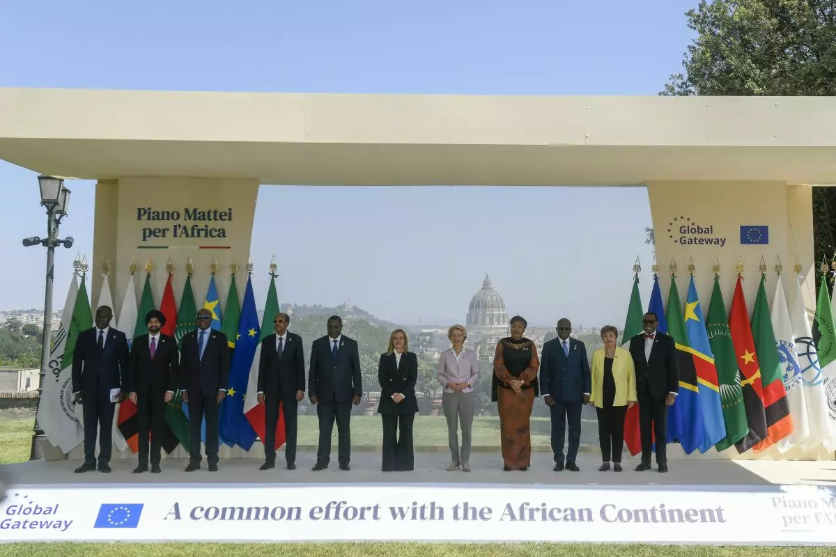 Piano Mattei, Meloni “Impegni per 1,2 mld, abbattere il debito africano”