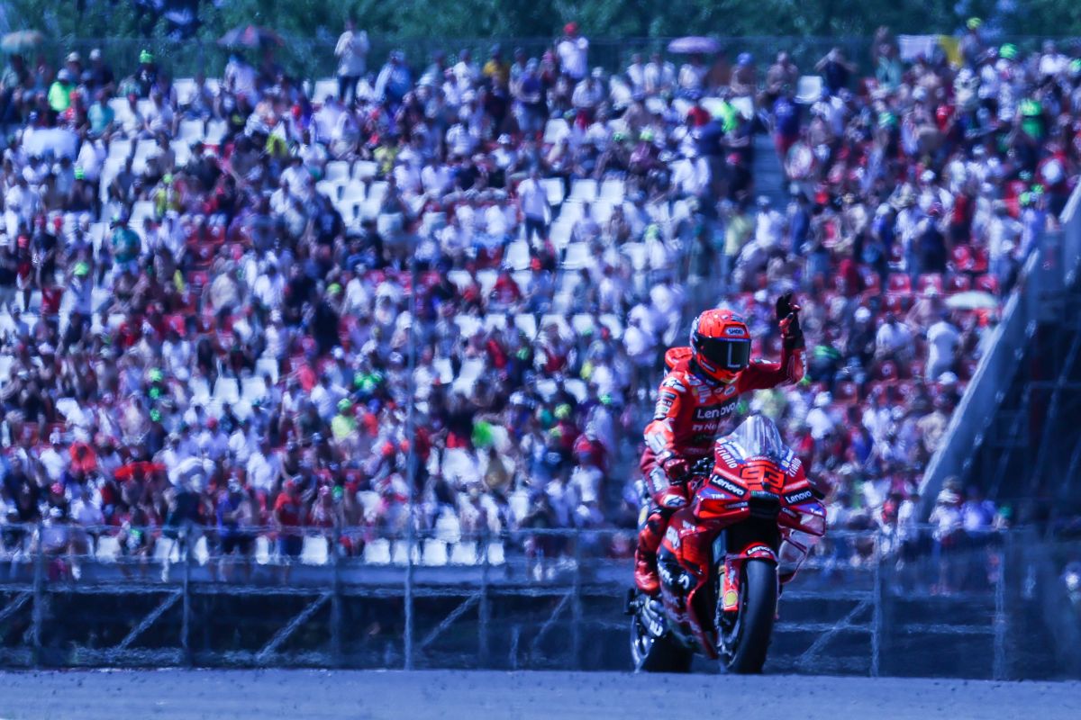 Marc Marquez vince anche la sprint del Mugello, Bagnaia terzo