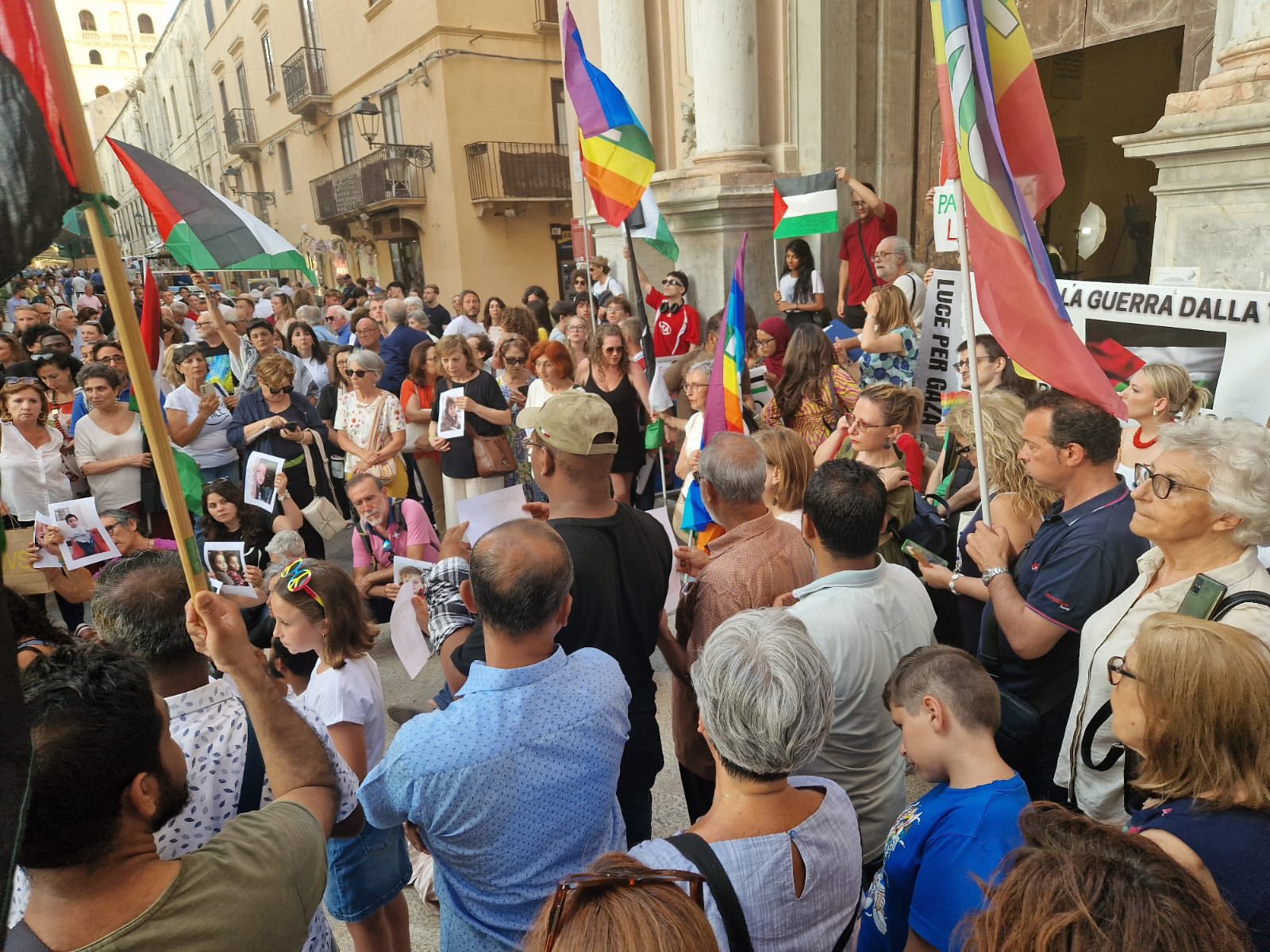 Trapani si mobilita per Gaza: in piazza oltre 800 persone contro l’escalation militare