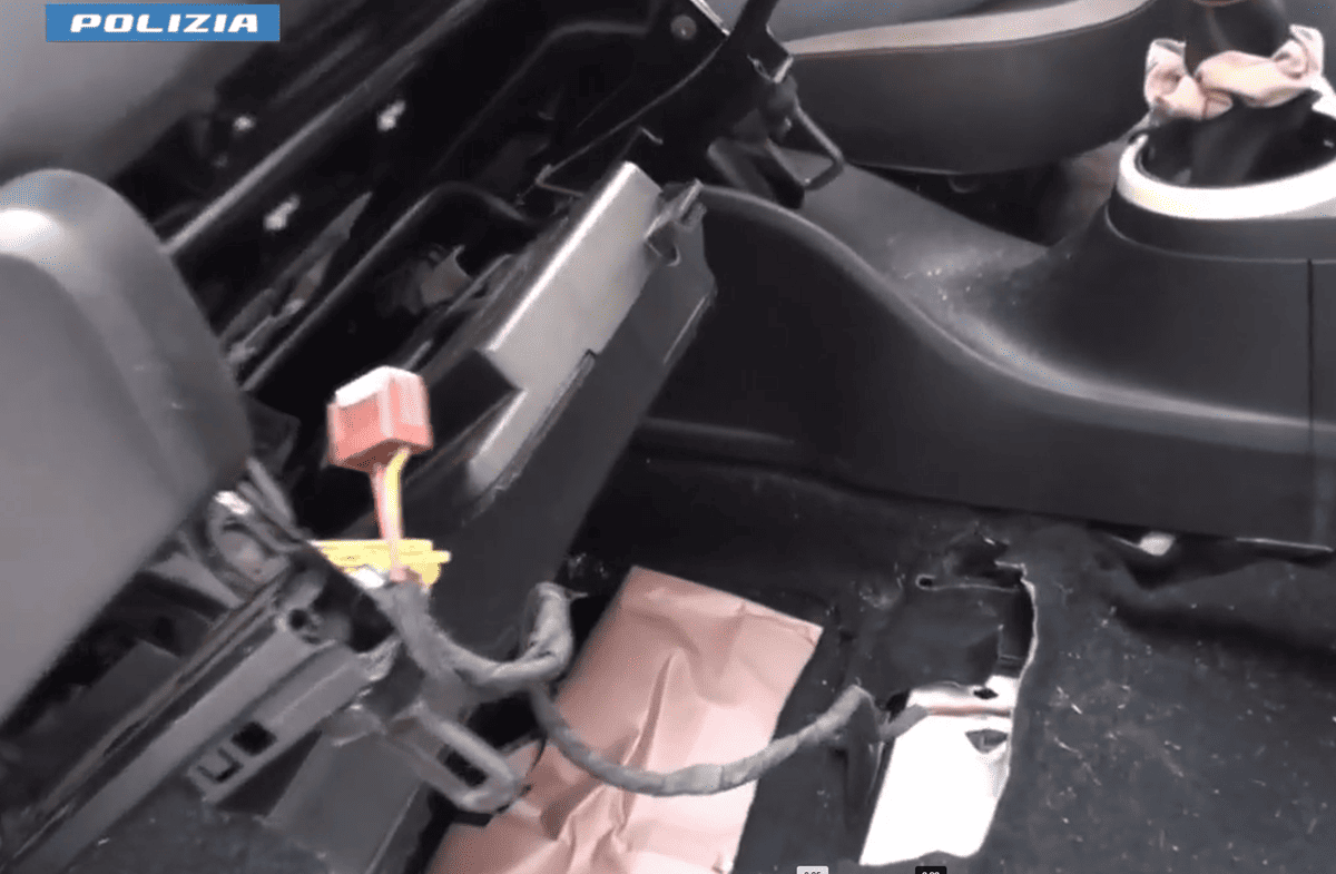 Trasportava 3 kg di cocaina in auto, arrestato un 35enne a Catania