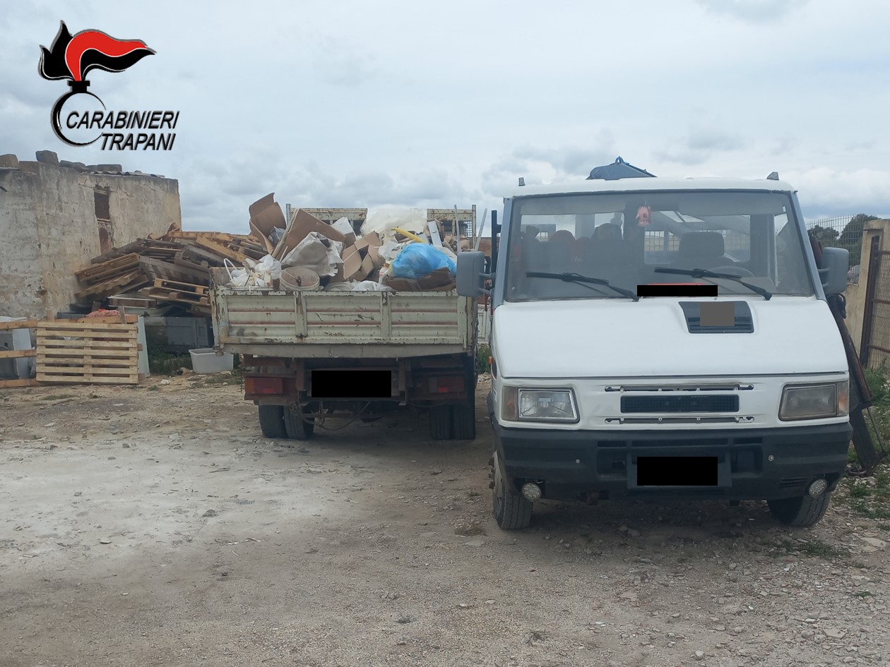Sversano rifiuti speciali in area abusiva, due denunce a Misiliscemi
