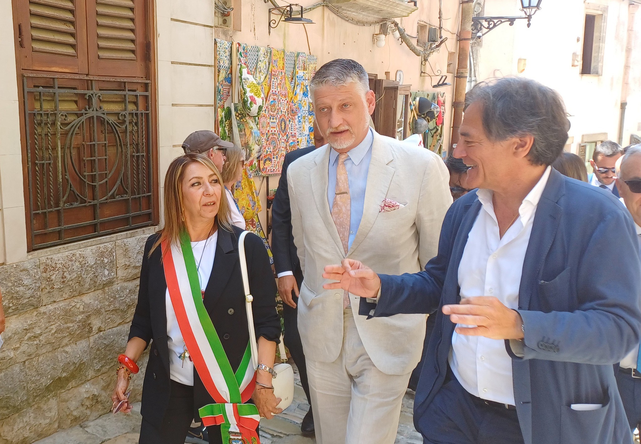 Il Ministro Giuli approda ad Erice per firmare il Protocollo delle Università e visita Custonaci