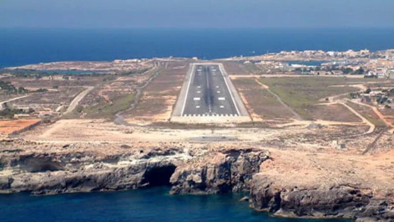 Pantelleria sempre più isolata, trasporti marittimi deboli e aeromobili fermi