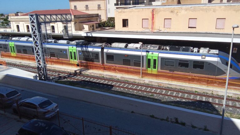 Arriva da Trapani a Marsala il primo treno dopo il lungo stop