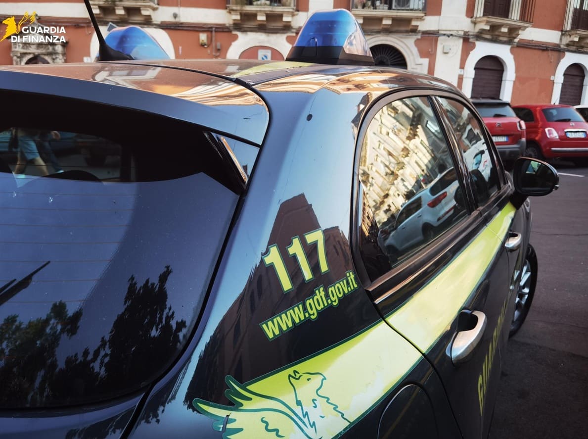 Catania, arrestato un uomo che trasportava 64 kg di cocaina su un tir