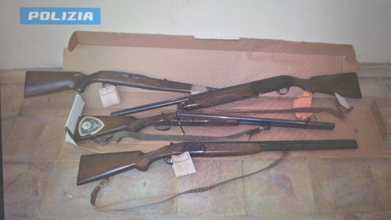 Alcamo, spara in aria per intimidire una persona: arrestato per porto d’armi e minacce