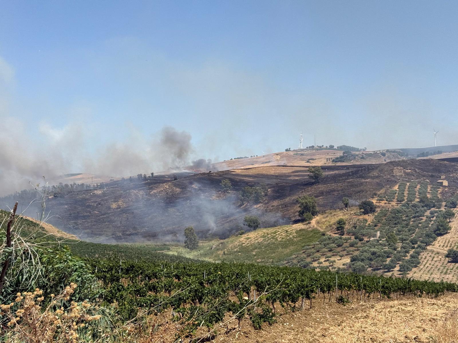 Incendio Buseto, il sindaco: “Nell’anniversario di morte di mio padre nel rogo del ’79”