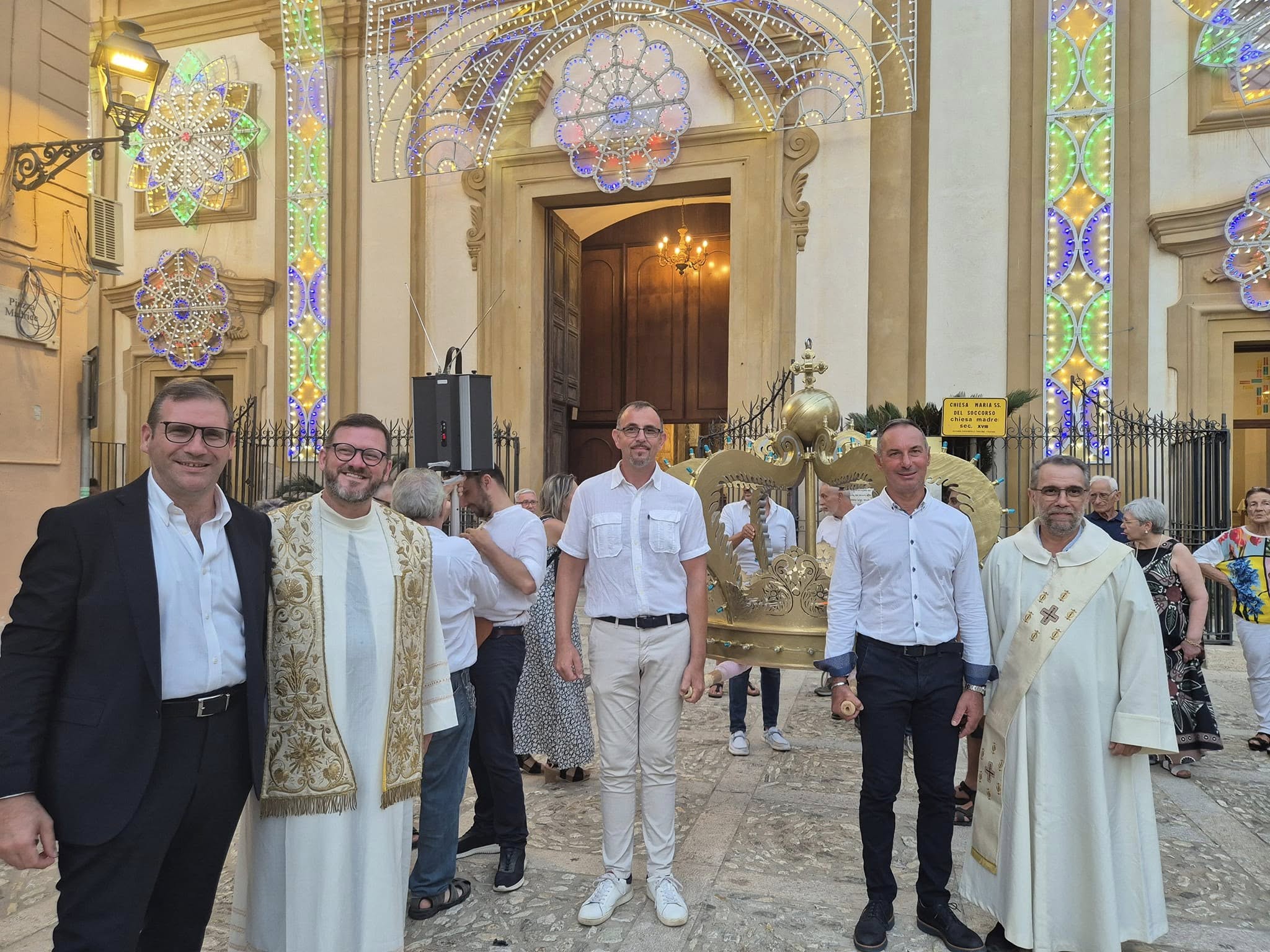 Corona lignea ai Quattro canti per la Patrona di Castellammare
