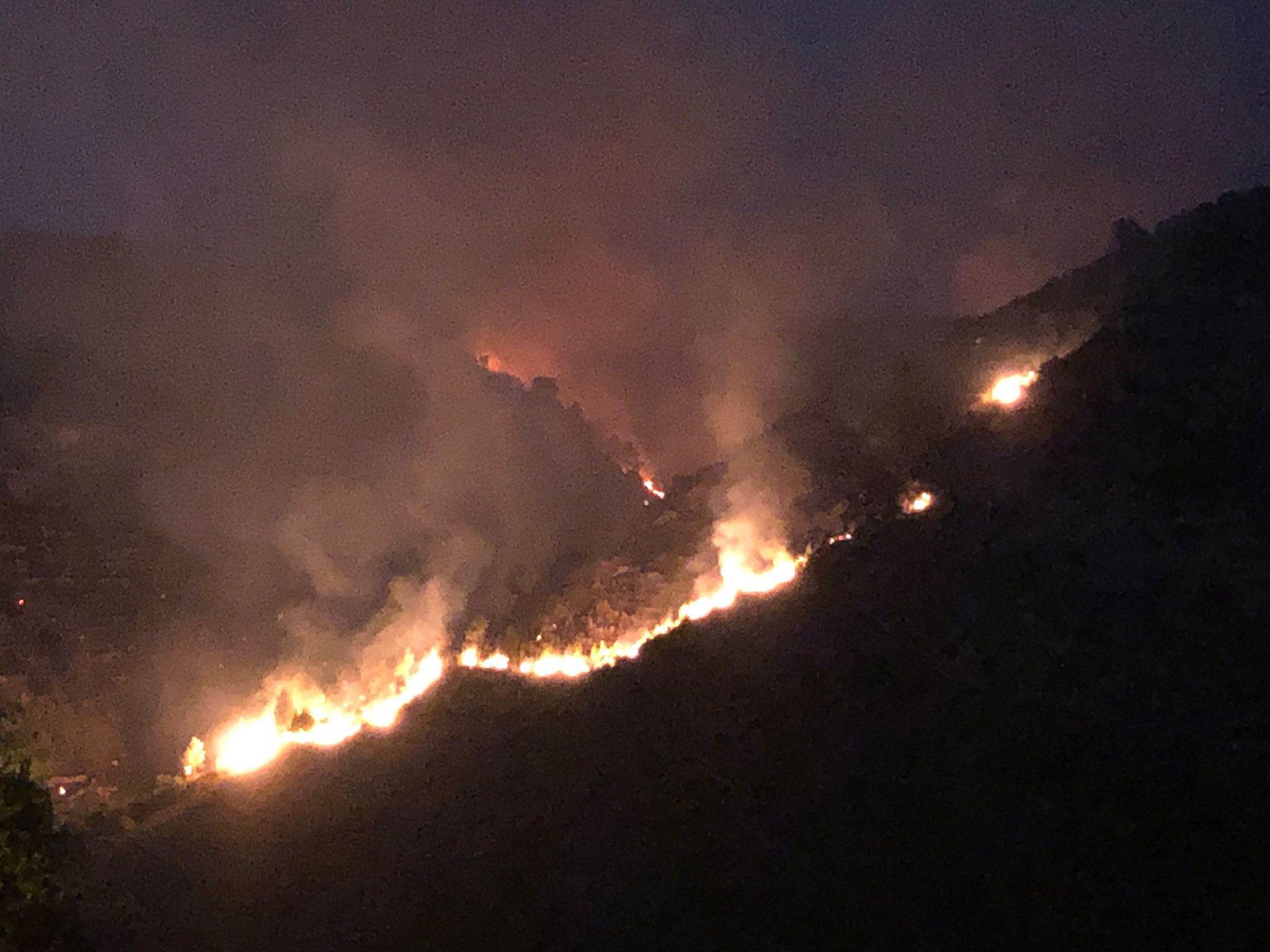 Incendi in Sicilia, fiamme anche a Marsala: rispettare l’ordinanza anti-fuochi