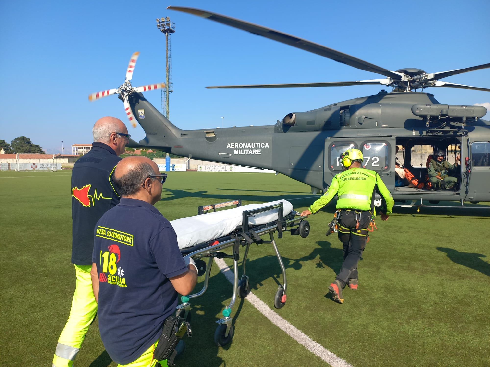 Cade alla Riserva dello Zingaro, 28enne soccorsa da militari e alpini