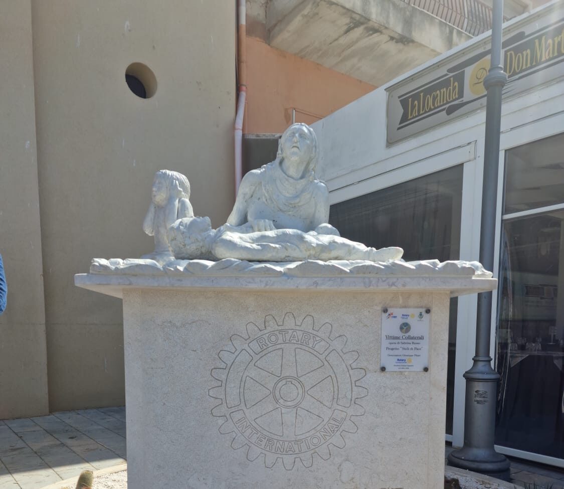 Mazara del Vallo accoglie l’opera “Vittime Collaterali”, un inno alla pace