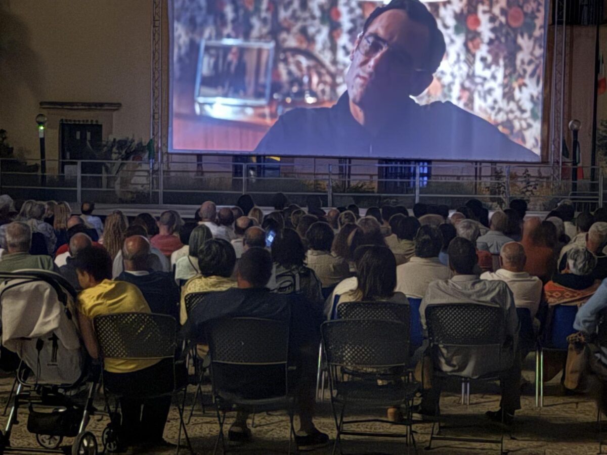 Il Cinema sotto le stelle di Marsala funziona: San Pietro è full. VIDEO