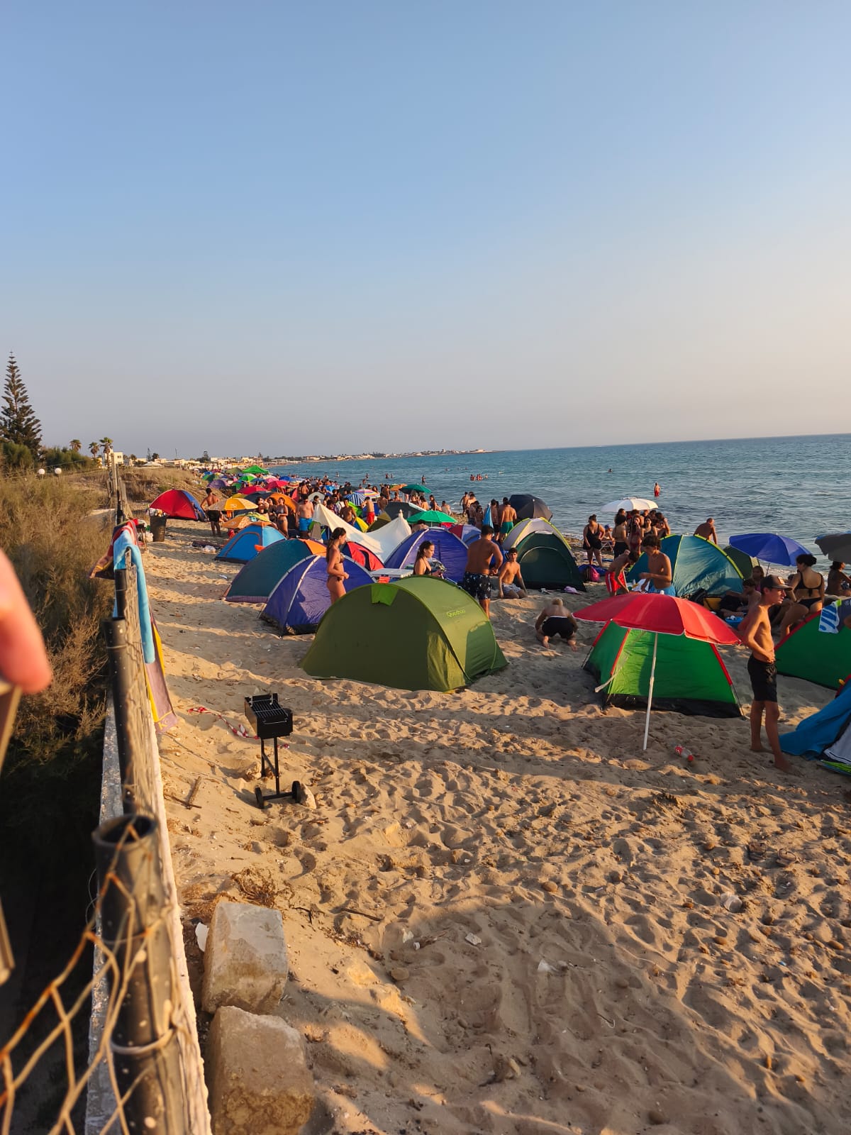 Ferragosto a Marsala: caos e risse zona sbocco. Ordinanze ignorate, interviene “Sud chiama Nord”