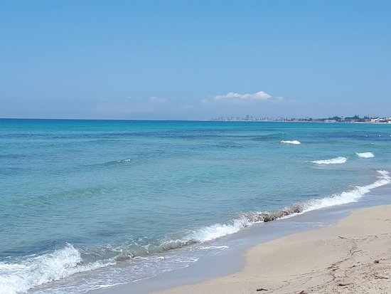 Trovato in spiaggia il cadavere di un uomo