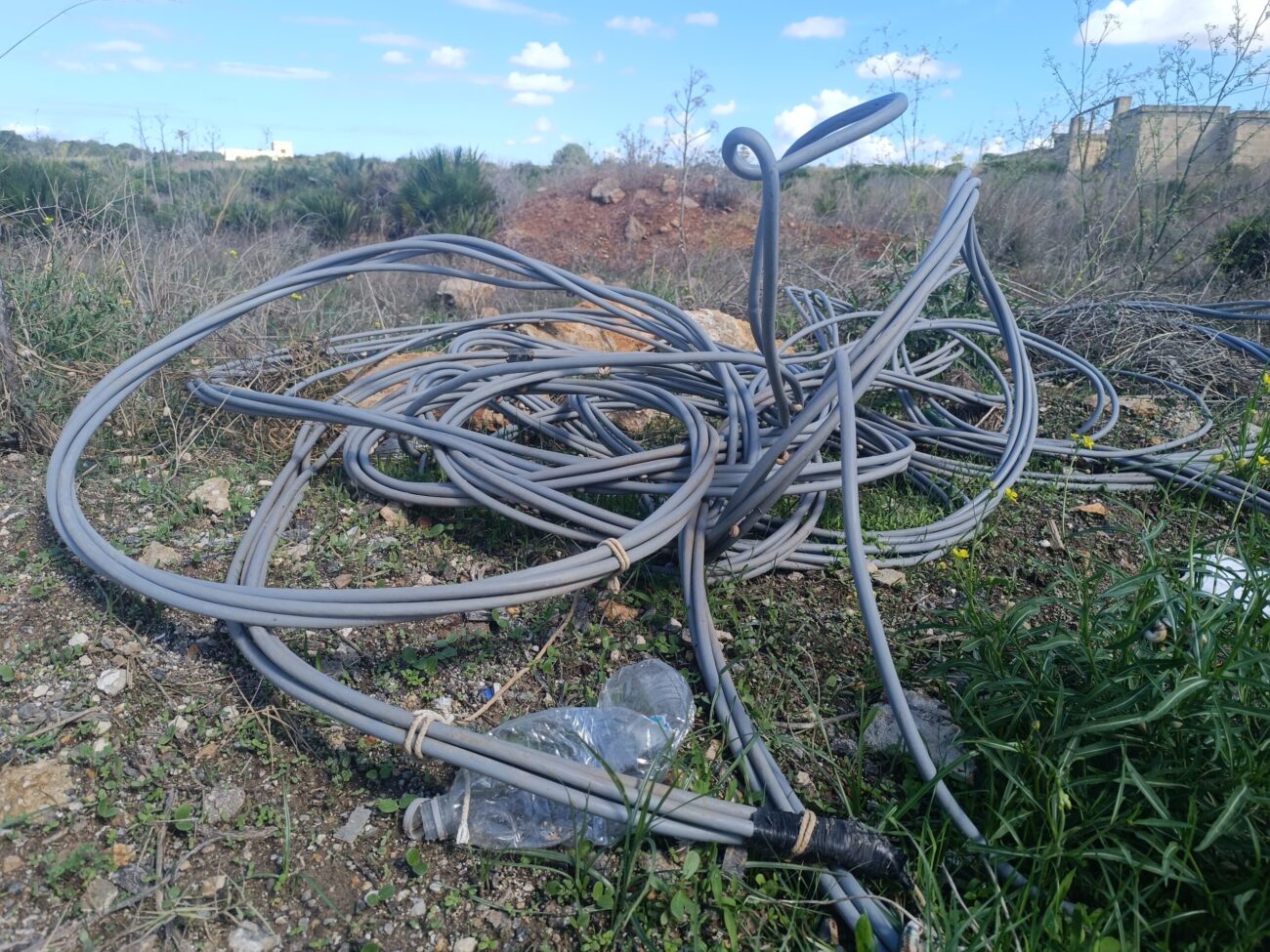 Marsala, la denuncia dei residenti: “Contrada San Silvestro una discarica a cielo aperto”