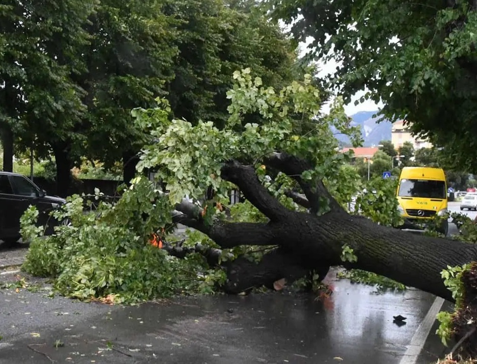Maltempo in Toscana, 500 persone isolate a Portoferraio