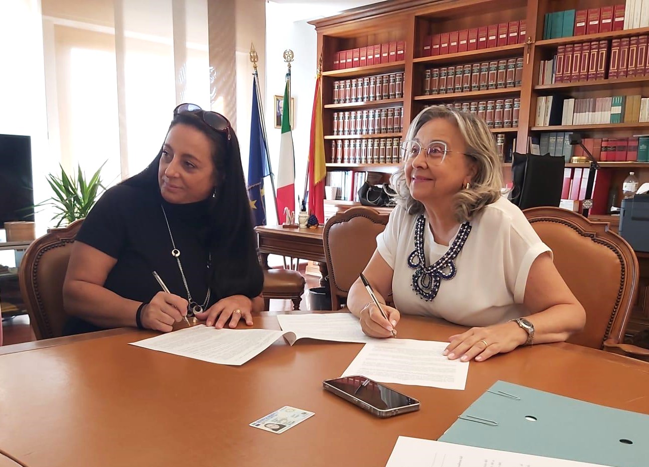 Donne vittime di violenza, firmati i primi contratti di lavoro alla Regione Sicilia