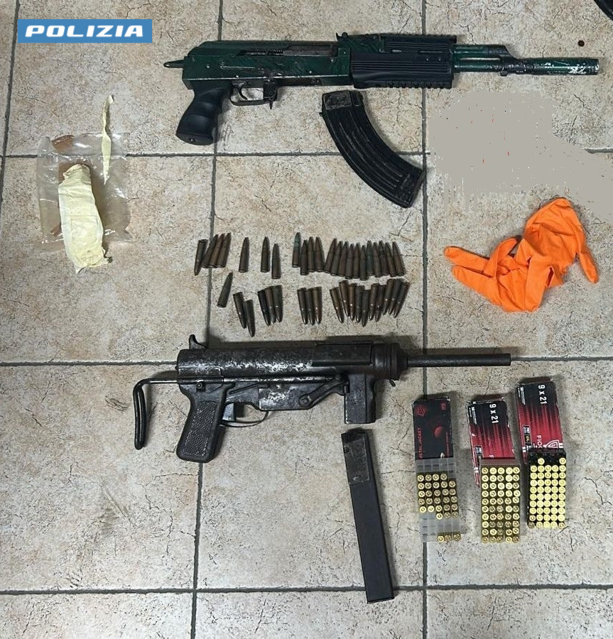 Scoperto un arsenale in un casolare del Siracusano, arrestati tre giovani
