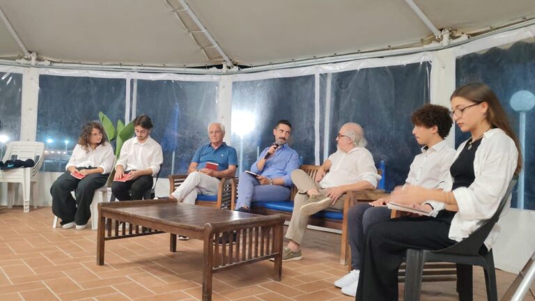 Presentato al Circolo Velico di Marsala “Raccoglitori di zafferano”, il primo libro di Leonardo Sammartano
