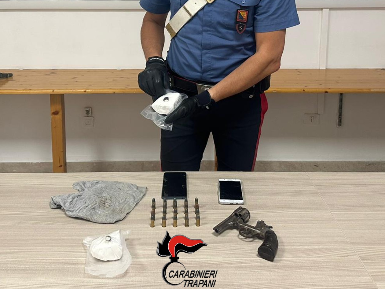 Aveva armi e droga in macchina bloccato un alcamese