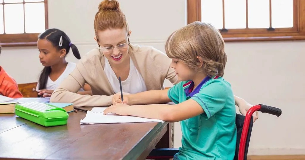 Meno Asacom nelle scuole siciliane? Per l’assessore regionale “è colpa dell’opposizione…”