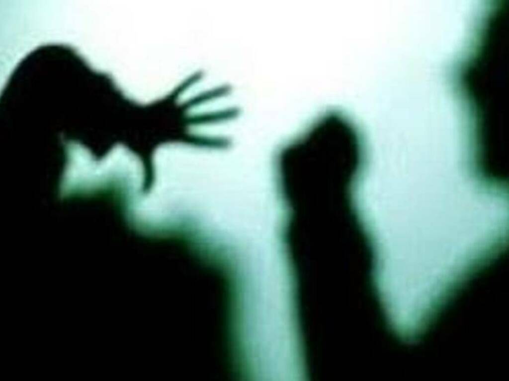 Trapani: insulti, pugni e acqua calda su un tetraplegico. Arrestata badante