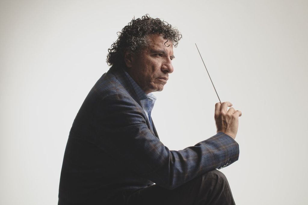 Sul podio della Foss sale Giancarlo Guerrero, vincitore di 6 Grammy Awards