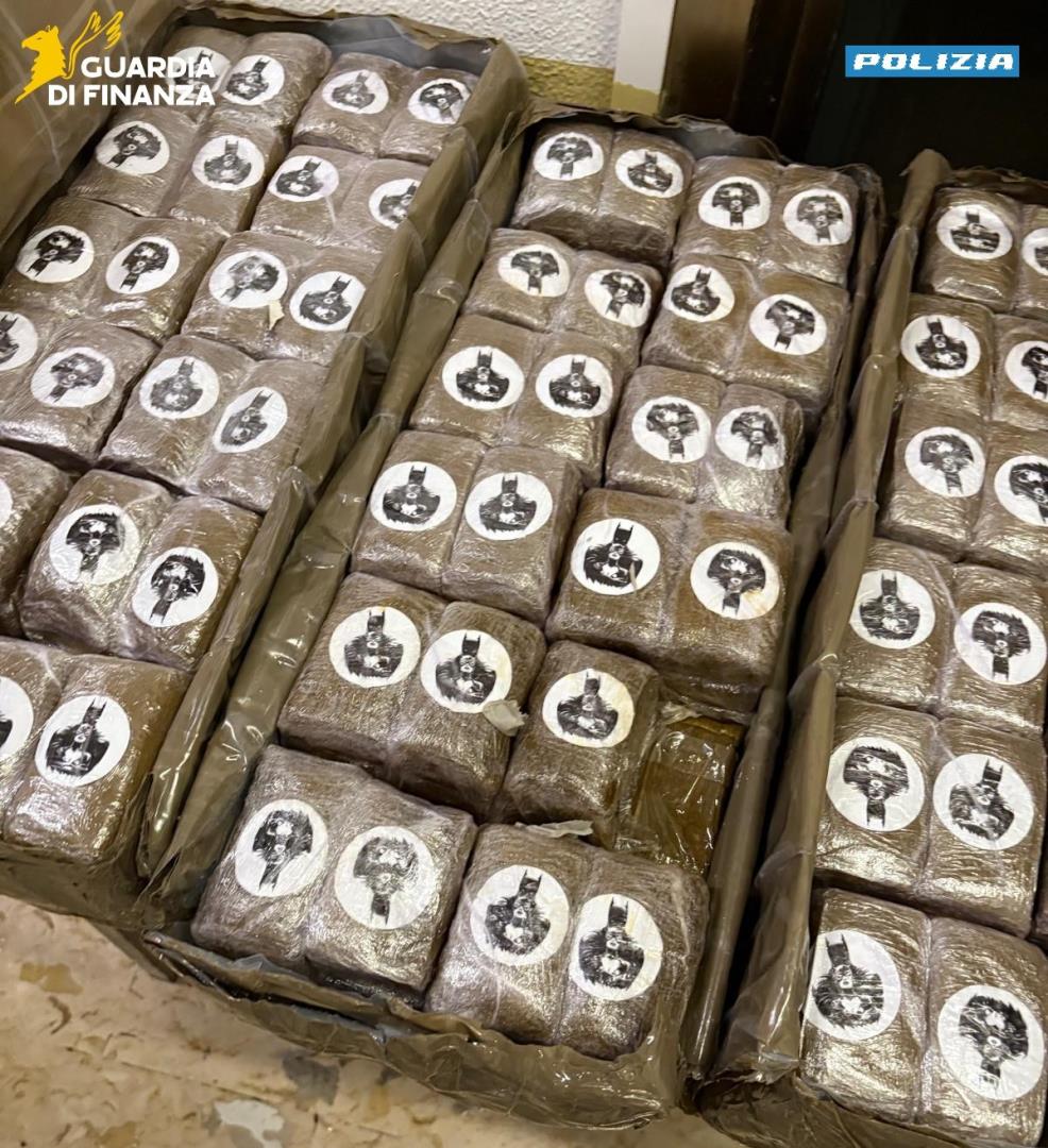 Traffico internazionale di droga, fermato un gommone nelle acque marsalesi. VIDEO