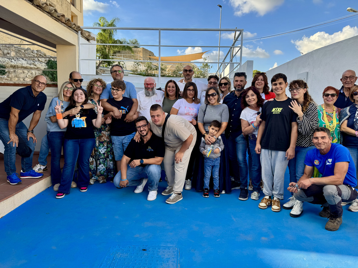 Nico Acampora fondatore di PizzAut visita il Borgo Blu inclusivo di Mazara￼