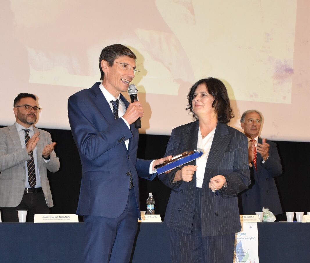 “La droga alimenta la mafia”, la Polizia entra in due scuole di Mazara e Castelvetrano