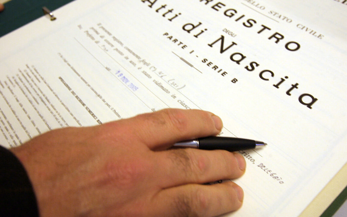 Giovane trapanese ottiene il cambio del cognome ricorrendo contro il no della Prefettura