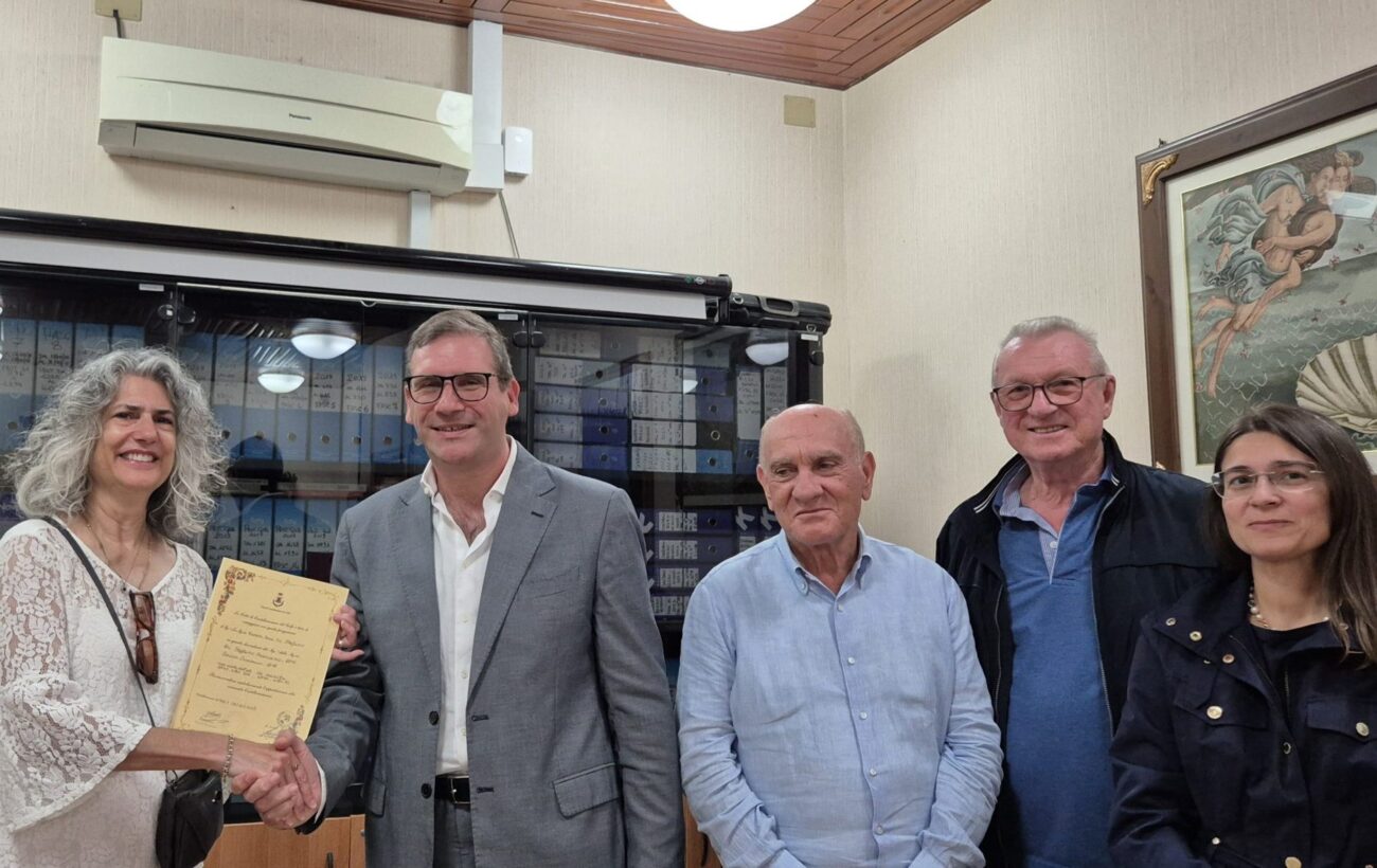 Dall’America a Castellammare del Golfo, Karen ritrova le sue radici con una ricerca genealogica