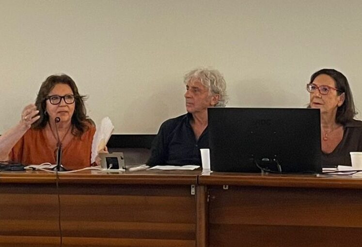 “Il mare colore dei libri” e gli intellettuali ‘degenerati’ di Gino Pantaleone. VIDEO