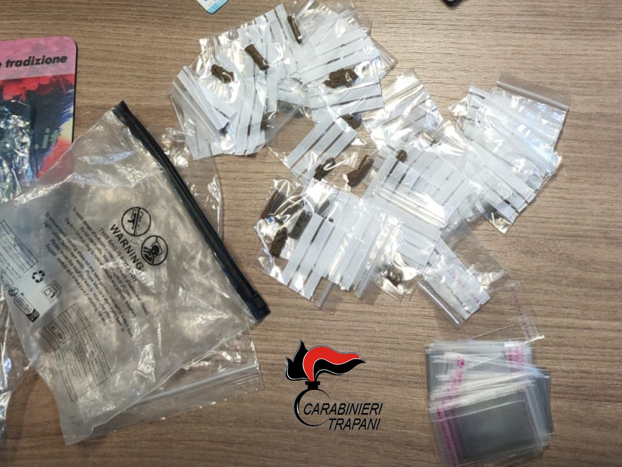 Piazza della droga a Mazara, scarcerate 16 delle 18 persone arrestate