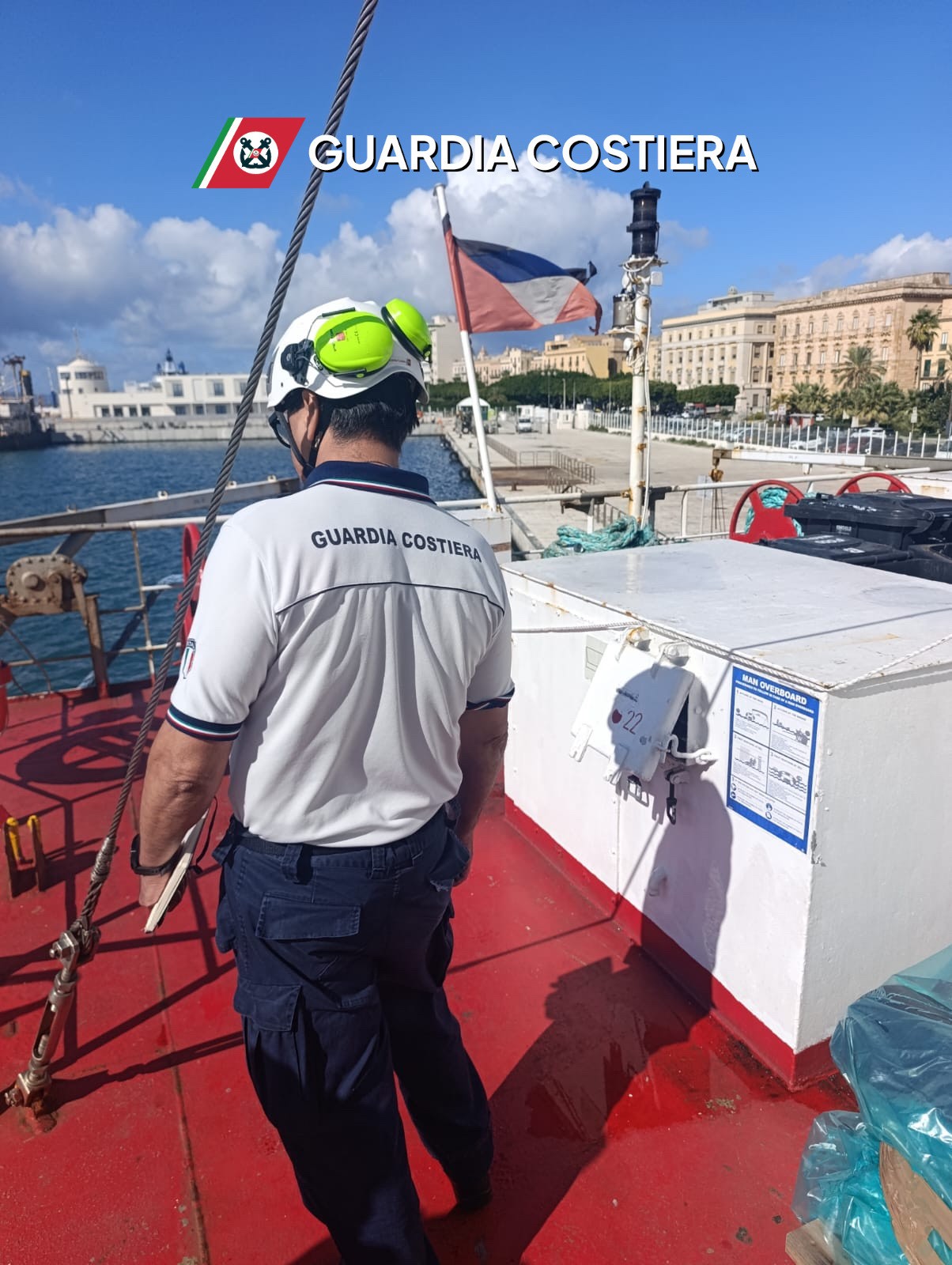 Nave sospetta nelle acque trapanesi, la Guardia Costiera trova oltre 20 irregolarità a bordo