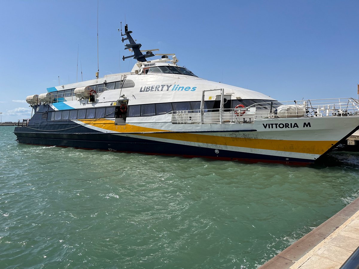 Inchiesta Liberty Lines: “La Regione ha lasciato soli cittadini e isole minori”