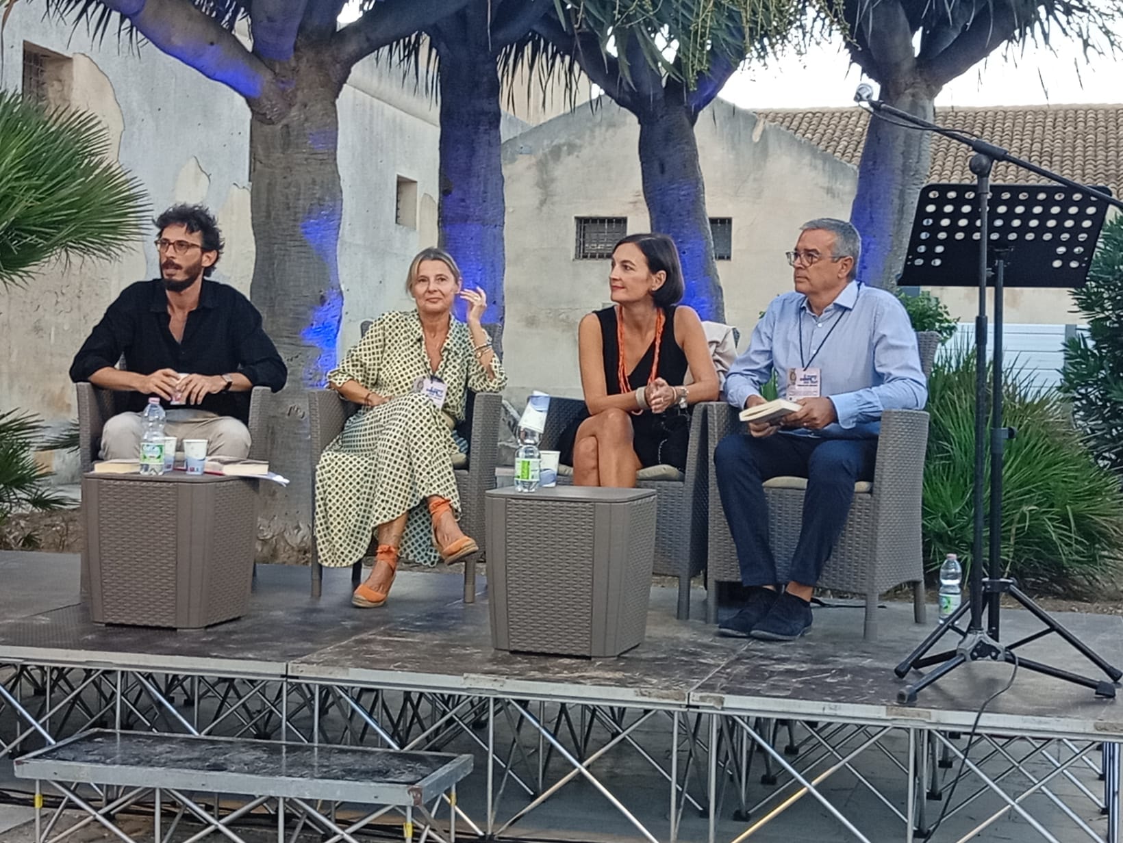 A “Il mare colore dei libri” le donne siciliane di Francesca Maccani in ‘Agata del vento’. VIDEO
